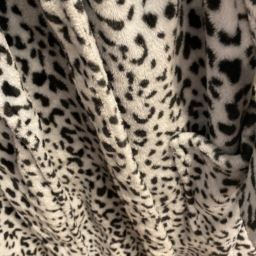 P.J.Salvage robe super soft mid length from Nordstrom - Picture 3 of 4